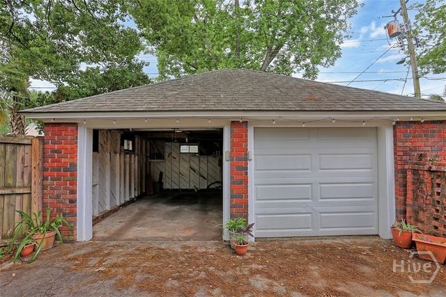 319 E 52nd Street, Savannah, GA 31405