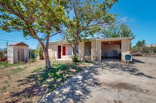 134 Calle Adrian, Santa Cruz, NM 87567