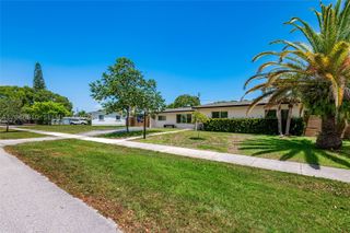 18145 SW 95th Ct, Palmetto Bay, FL 33157