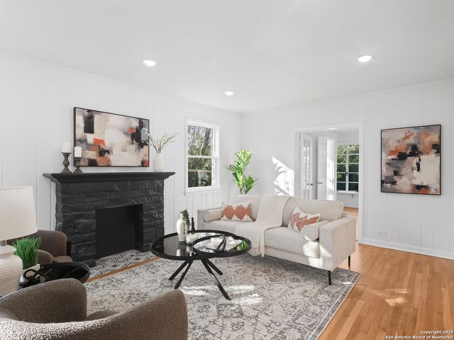 123 W. Mandalay, San Antonio, TX 78212