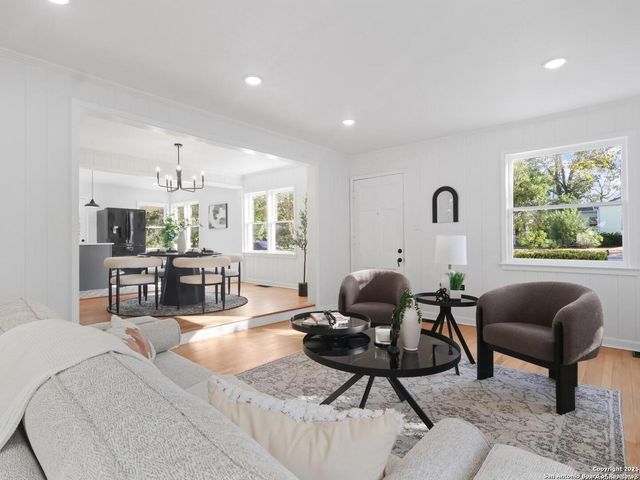 123 W. Mandalay, San Antonio, TX 78212