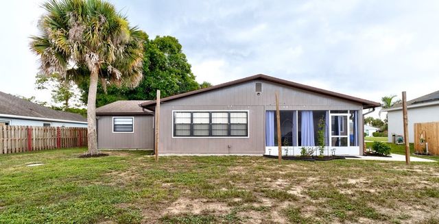 585 Ray Street, Sebastian, FL 32958