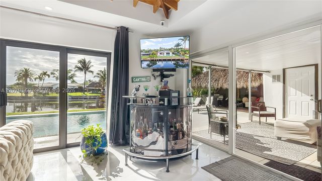 380 SE 1st Ter, Pompano Beach, FL 33060