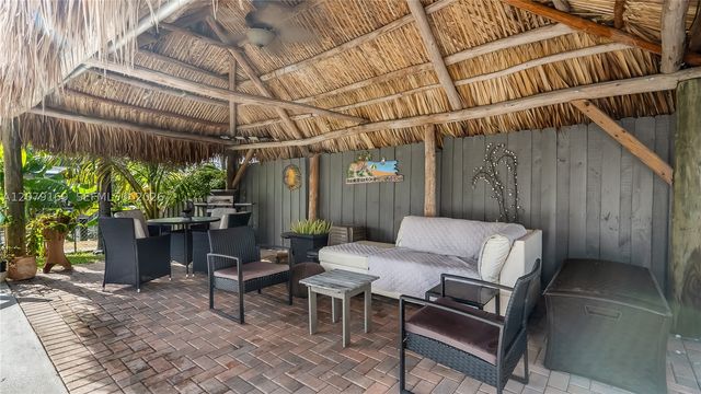380 SE 1st Ter, Pompano Beach, FL 33060