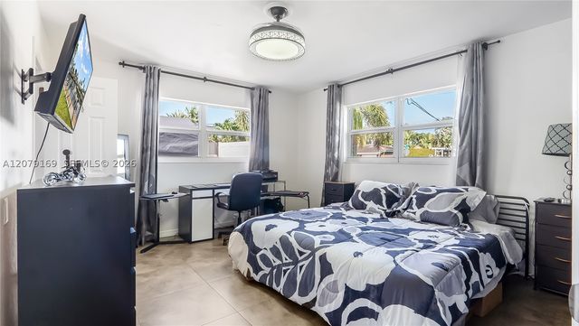 380 SE 1st Ter, Pompano Beach, FL 33060
