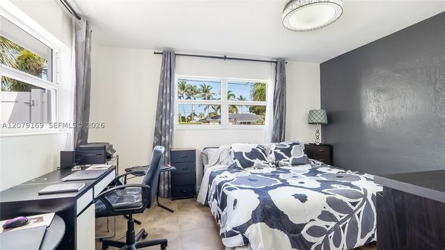 380 SE 1st Ter, Pompano Beach, FL 33060