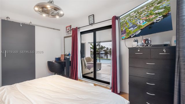 380 SE 1st Ter, Pompano Beach, FL 33060