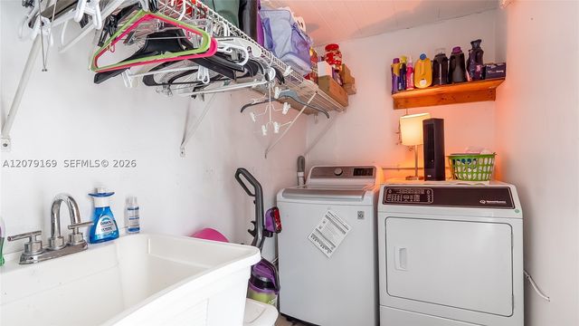 380 SE 1st Ter, Pompano Beach, FL 33060