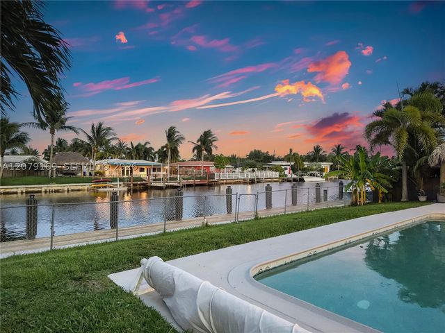 380 SE 1st Ter, Pompano Beach, FL 33060