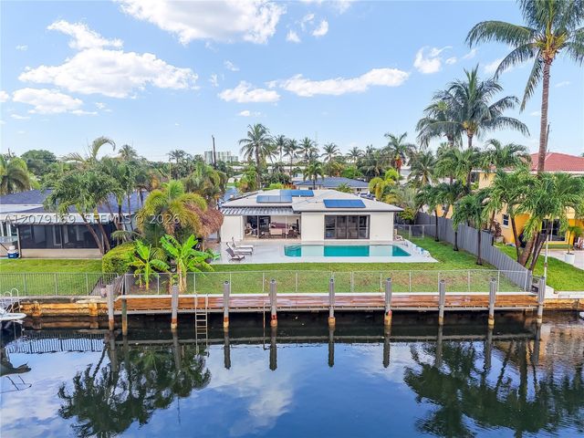 380 SE 1st Ter, Pompano Beach, FL 33060
