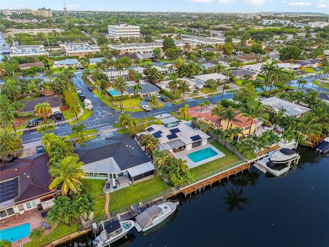 380 SE 1st Ter, Pompano Beach, FL 33060
