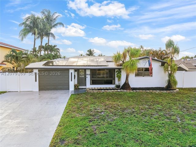 380 SE 1st Ter, Pompano Beach, FL 33060