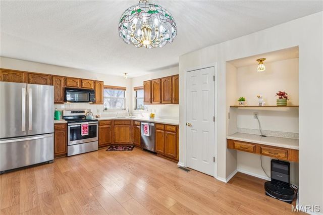 6027 Kensington Way, Imperial, MO 63052