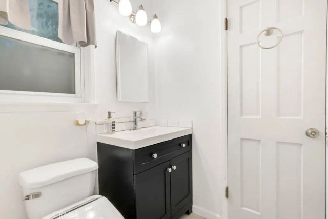 7533 Hatillo Avenue, Winnetka, CA 91306