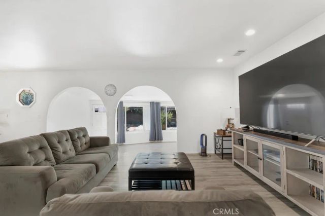 7533 Hatillo Avenue, Winnetka, CA 91306
