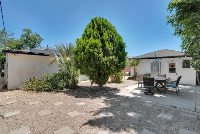 7533 Hatillo Avenue, Winnetka, CA 91306
