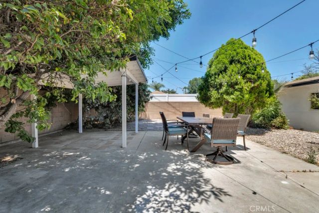7533 Hatillo Avenue, Winnetka, CA 91306