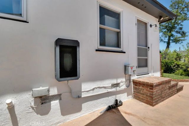 7533 Hatillo Avenue, Winnetka, CA 91306