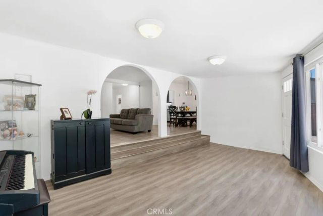 7533 Hatillo Avenue, Winnetka, CA 91306