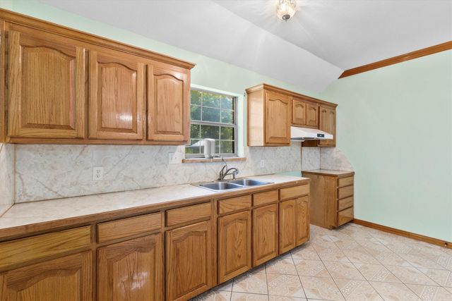 908 E Belknap Street, Ennis, TX 75119