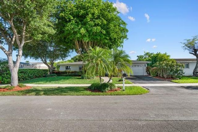 14544 SW 76th Street, Miami, FL 33183