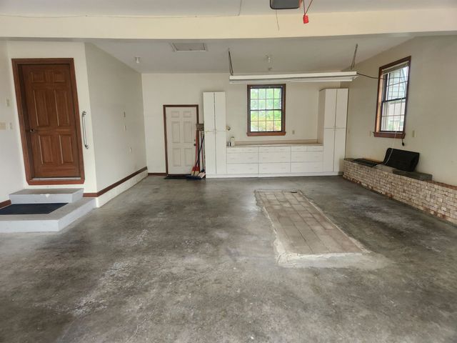 316 W Midland Road, Auburn, MI 48611