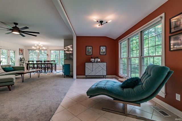 2200 E Boonville New Harmony Road, Evansville, IN 47725