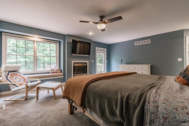 2200 E Boonville New Harmony Road, Evansville, IN 47725