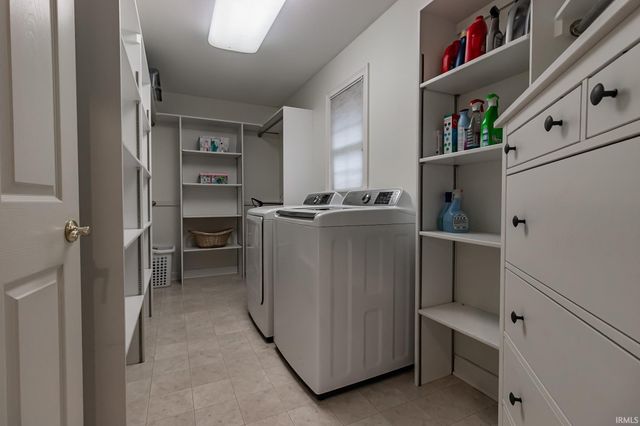 2200 E Boonville New Harmony Road, Evansville, IN 47725