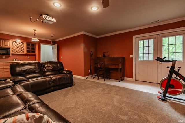 2200 E Boonville New Harmony Road, Evansville, IN 47725