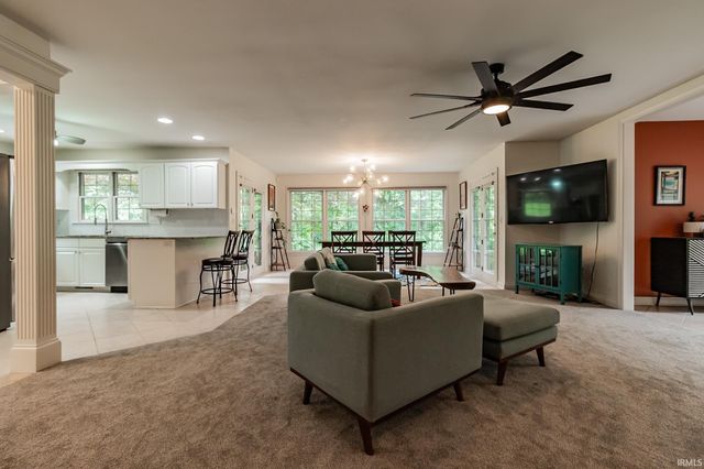 2200 E Boonville New Harmony Road, Evansville, IN 47725