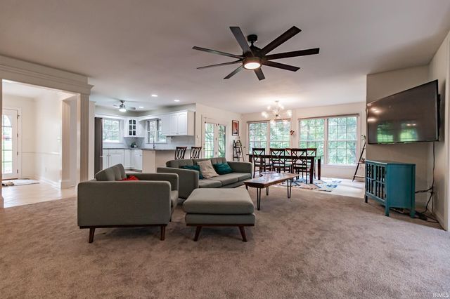 2200 E Boonville New Harmony Road, Evansville, IN 47725