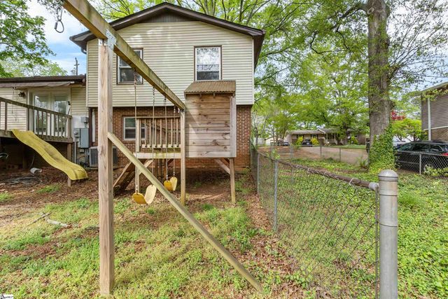 30 Tamwood Circle, Simpsonville, SC 29680