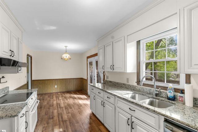 30 Tamwood Circle, Simpsonville, SC 29680