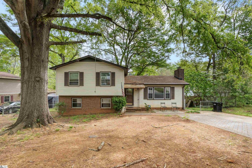 30 Tamwood Circle, Simpsonville, SC 29680