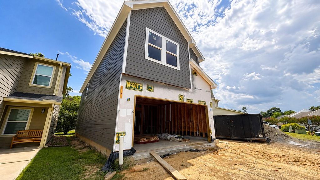 293 Capetown Drive, Montgomery, TX 77356