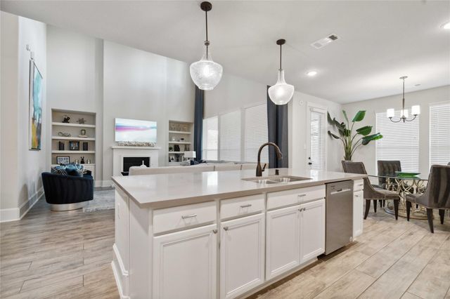 17464 Chestnut Cove Drive, Conroe, TX 77302