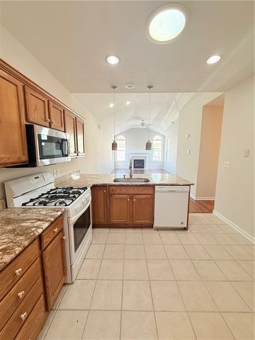 3094 Kensington Ct, Connoquenessing Twp, PA 16053