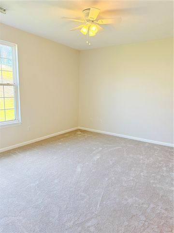 3094 Kensington Ct, Connoquenessing Twp, PA 16053