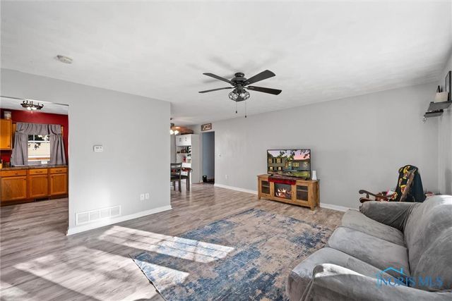 28855 Starlight, Perrysburg, OH 43551