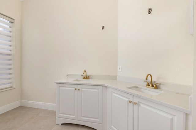 999 Lytham Court, West Palm Beach, FL 33411