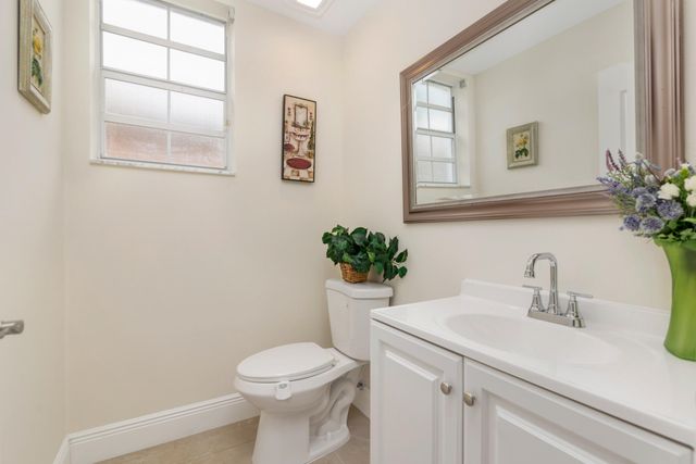 999 Lytham Court, West Palm Beach, FL 33411