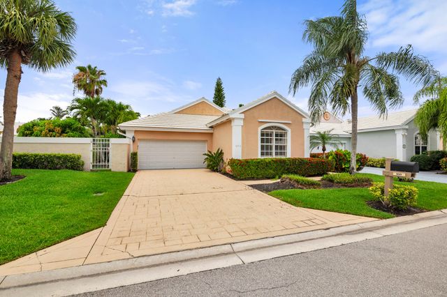 999 Lytham Court, West Palm Beach, FL 33411