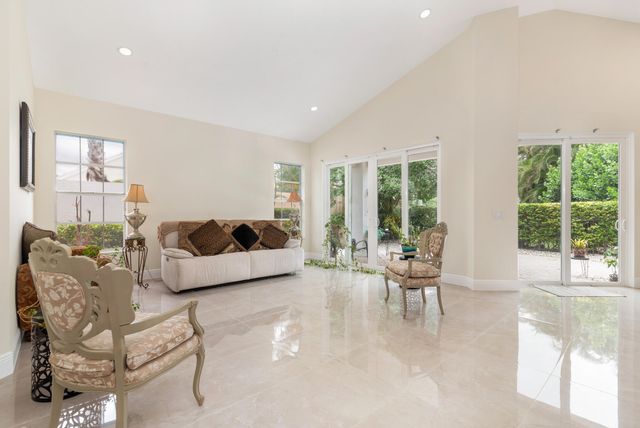 999 Lytham Court, West Palm Beach, FL 33411