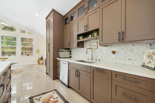 999 Lytham Court, West Palm Beach, FL 33411