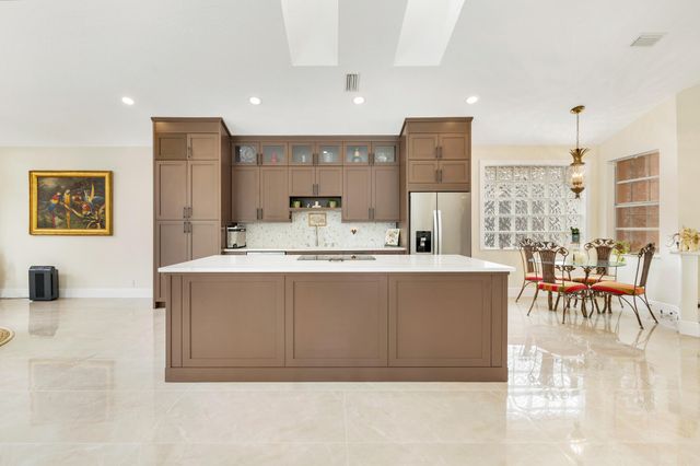 999 Lytham Court, West Palm Beach, FL 33411