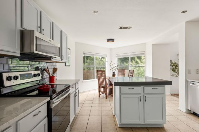 1408 Water Spaniel WAY, Round Rock, TX 78664