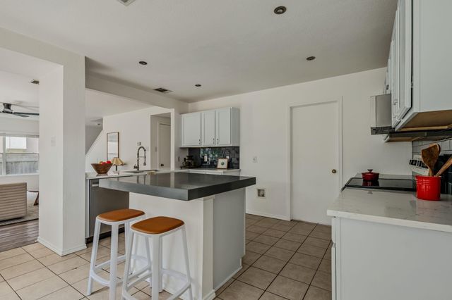 1408 Water Spaniel WAY, Round Rock, TX 78664