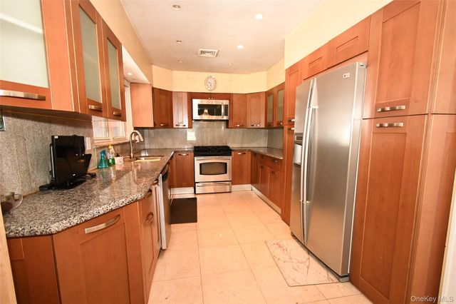 14527 13th Avenue, Whitestone, NY 11357