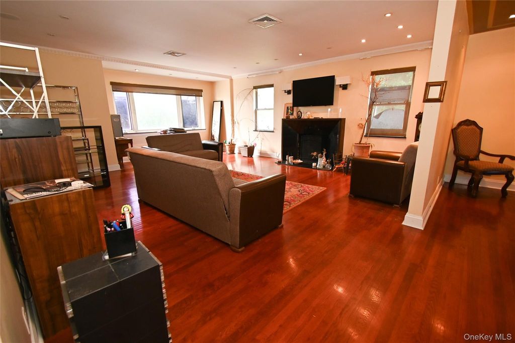 14527 13th Avenue, Whitestone, NY 11357 — photo 5